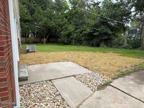 Tiny photo for 2108 Audubon Place, Toledo, OH 43606 (MLS # 10013574)