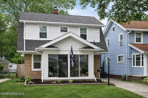 Photo of 4120 Parrakeet Avenue, Toledo, OH 43612 (MLS # 10002661)