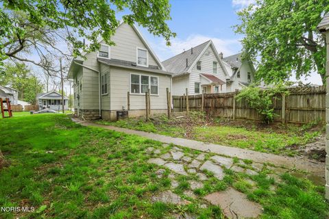 Tiny photo for 615 Maumee Avenue, Toledo, OH 43609 (MLS # 10007397)