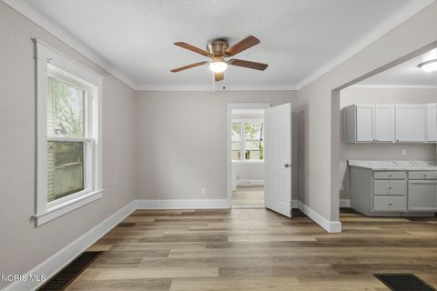 Tiny photo for 615 Maumee Avenue, Toledo, OH 43609 (MLS # 10007397)