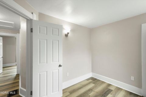 Tiny photo for 615 Maumee Avenue, Toledo, OH 43609 (MLS # 10007397)