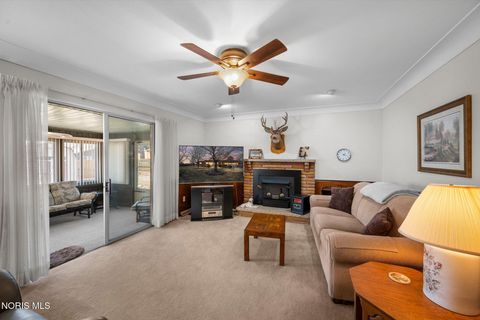 Tiny photo for 401 Meadow Lane, Walbridge, OH 43465 (MLS # 10006188)