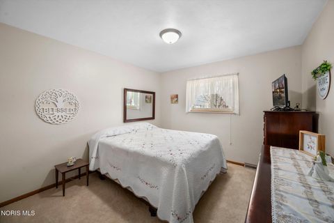 Tiny photo for 401 Meadow Lane, Walbridge, OH 43465 (MLS # 10006188)