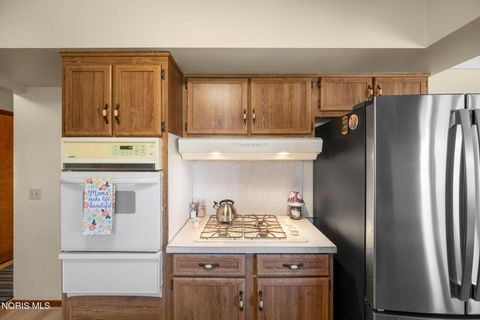 Tiny photo for 401 Meadow Lane, Walbridge, OH 43465 (MLS # 10006188)