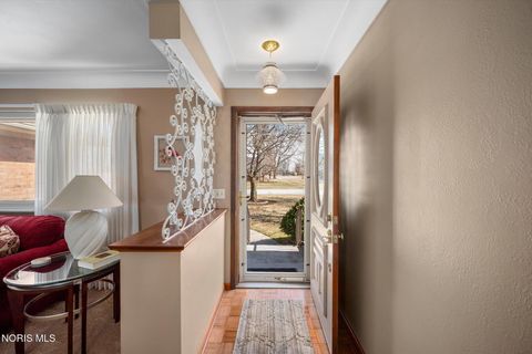 Tiny photo for 401 Meadow Lane, Walbridge, OH 43465 (MLS # 10006188)