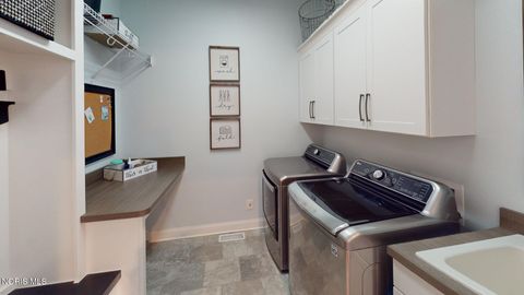 Tiny photo for 25217 Rocky Harbour Drive, Perrysburg, OH 43551 (MLS # 10005138)