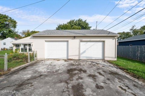 Tiny photo for 1831 Schomberg Street, Toledo, OH 43605 (MLS # 10014634)