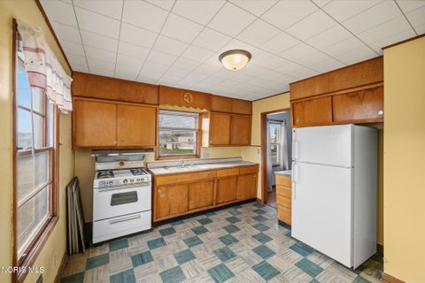Tiny photo for 1831 Schomberg Street, Toledo, OH 43605 (MLS # 10014634)