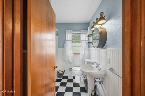 Tiny photo for 1831 Schomberg Street, Toledo, OH 43605 (MLS # 10014634)