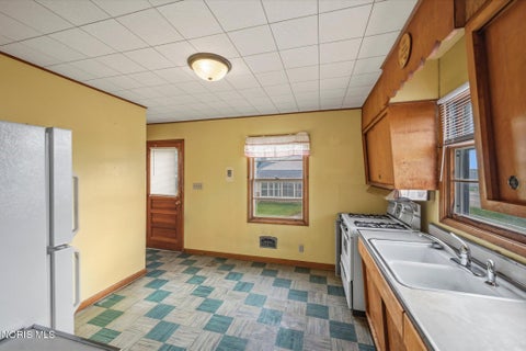 Tiny photo for 1831 Schomberg Street, Toledo, OH 43605 (MLS # 10014634)
