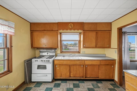 Tiny photo for 1831 Schomberg Street, Toledo, OH 43605 (MLS # 10014634)