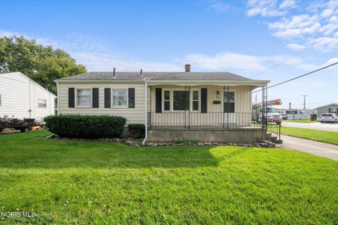 Photo of 1831 Schomberg Street, Toledo, OH 43605 (MLS # 10014634)