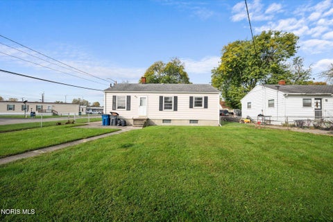 Tiny photo for 1831 Schomberg Street, Toledo, OH 43605 (MLS # 10014634)