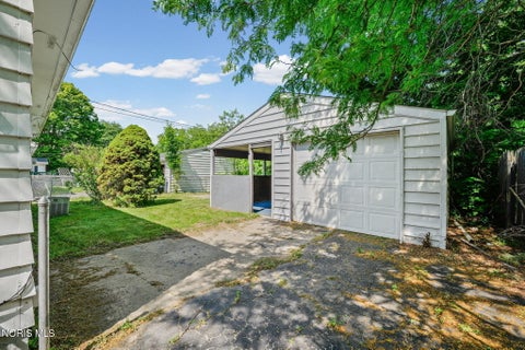 Tiny photo for 82 San Rafael Avenue, Toledo, OH 43607 (MLS # 10009103)
