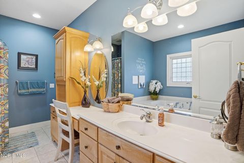 Tiny photo for 736 Parkview Drive, Findlay, OH 45840 (MLS # 10006742)