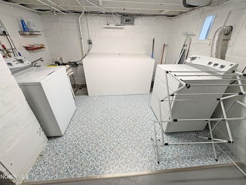 Tiny photo for 136 E Leroy Avenue, Bowling Green, OH 43402 (MLS # 10004179)