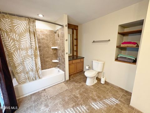 Tiny photo for 136 E Leroy Avenue, Bowling Green, OH 43402 (MLS # 10004179)