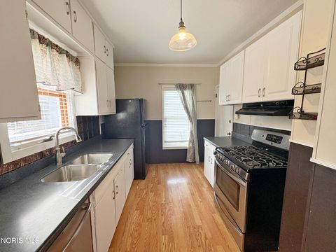 Tiny photo for 136 E Leroy Avenue, Bowling Green, OH 43402 (MLS # 10004179)