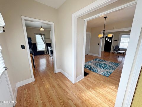 Tiny photo for 136 E Leroy Avenue, Bowling Green, OH 43402 (MLS # 10004179)