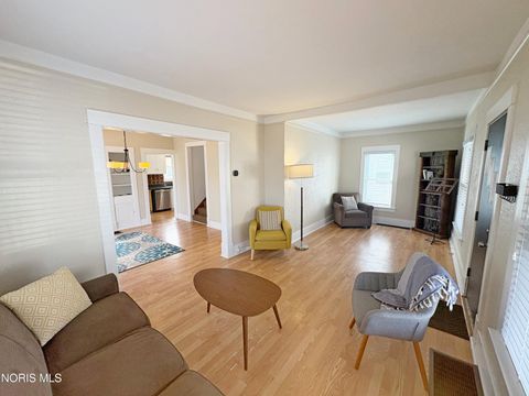 Tiny photo for 136 E Leroy Avenue, Bowling Green, OH 43402 (MLS # 10004179)