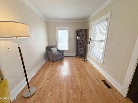 Tiny photo for 136 E Leroy Avenue, Bowling Green, OH 43402 (MLS # 10004179)