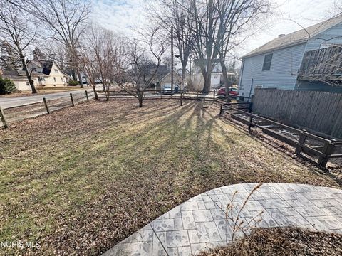 Tiny photo for 136 E Leroy Avenue, Bowling Green, OH 43402 (MLS # 10004179)