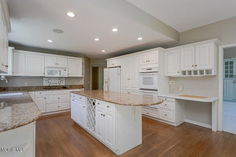 Tiny photo for 3428 Amberwood Lane, Toledo, OH 43617 (MLS # 10008550)
