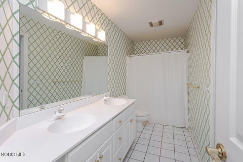 Tiny photo for 3428 Amberwood Lane, Toledo, OH 43617 (MLS # 10008550)