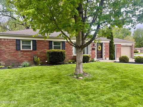 Photo of 3431 Blairmont Avenue, Toledo, OH 43614 (MLS # 10007488)