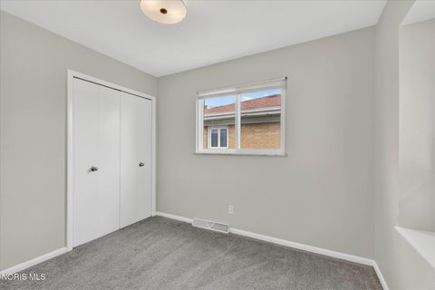 Tiny photo for 5159 Grosse Point Parkway, Toledo, OH 43611 (MLS # 10005358)