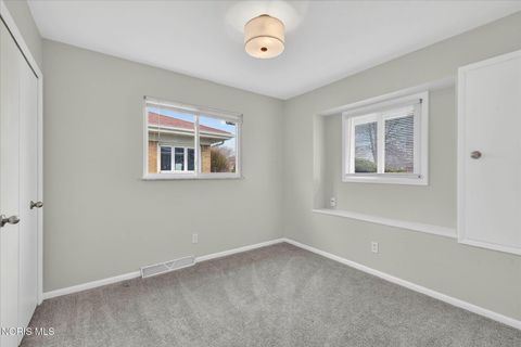 Tiny photo for 5159 Grosse Point Parkway, Toledo, OH 43611 (MLS # 10005358)