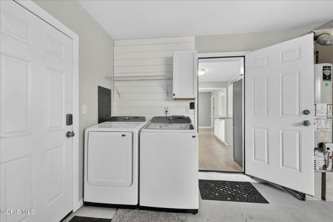 Tiny photo for 5159 Grosse Point Parkway, Toledo, OH 43611 (MLS # 10005358)