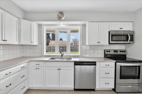 Tiny photo for 5159 Grosse Point Parkway, Toledo, OH 43611 (MLS # 10005358)