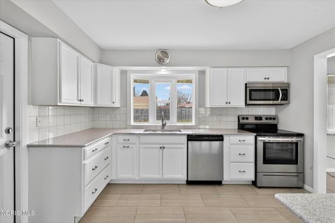 Tiny photo for 5159 Grosse Point Parkway, Toledo, OH 43611 (MLS # 10005358)