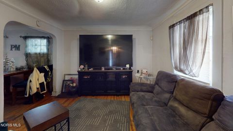 Tiny photo for 333 Danberry Street, Toledo, OH 43609 (MLS # 10004397)