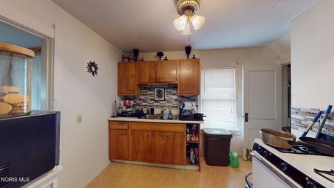 Tiny photo for 333 Danberry Street, Toledo, OH 43609 (MLS # 10004397)