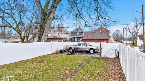 Tiny photo for 333 Danberry Street, Toledo, OH 43609 (MLS # 10004397)