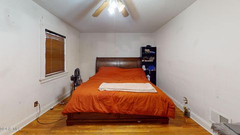 Tiny photo for 333 Danberry Street, Toledo, OH 43609 (MLS # 10004397)