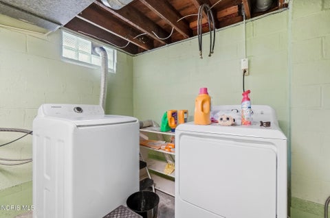 Tiny photo for 1929 Dority Road, Toledo, OH 43615 (MLS # 10014387)