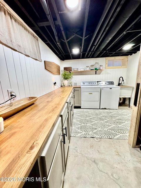 Tiny photo for 2944 Daleford Drive, Toledo, OH 43614 (MLS # 10003793)