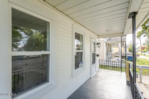 Tiny photo for 346 E Streicher Street, Toledo, OH 43608 (MLS # 10009788)