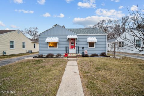 Photo of 5150 Arbor Way, Sylvania, OH 43560 (MLS # 10004736)