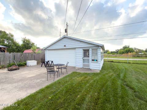 Tiny photo for 1001 Village Trail Road, Maumee, OH 43537 (MLS # 10011287)
