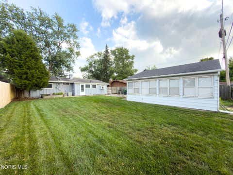 Tiny photo for 1001 Village Trail Road, Maumee, OH 43537 (MLS # 10011287)