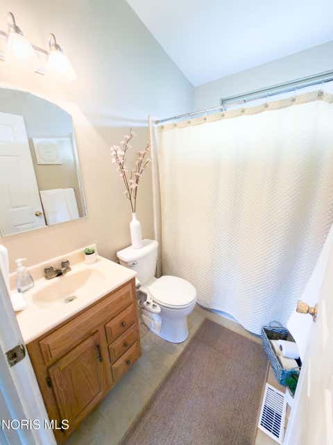 Tiny photo for 1001 Village Trail Road, Maumee, OH 43537 (MLS # 10011287)