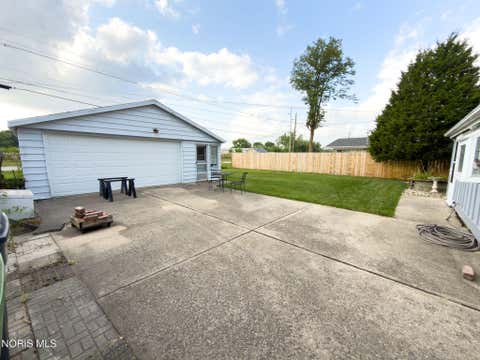 Tiny photo for 1001 Village Trail Road, Maumee, OH 43537 (MLS # 10011287)