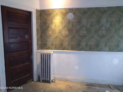 Tiny photo for 4245 Burnham Avenue, Toledo, OH 43612 (MLS # 10003120)