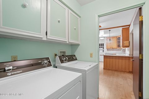 Tiny photo for 112 Tyler Drive, Walbridge, OH 43465 (MLS # 10000217)