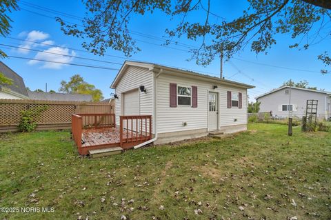 Tiny photo for 112 Tyler Drive, Walbridge, OH 43465 (MLS # 10000217)