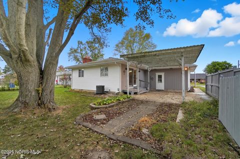 Tiny photo for 112 Tyler Drive, Walbridge, OH 43465 (MLS # 10000217)